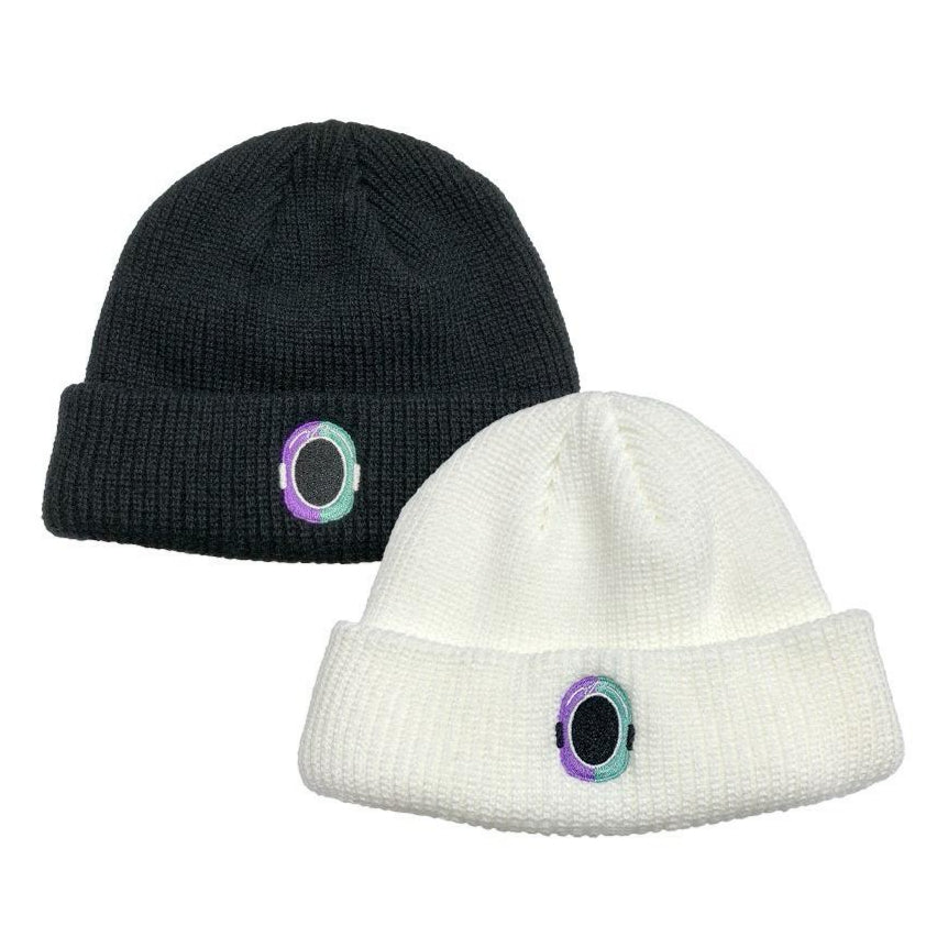 《per se x Slasssh》頭上有 Beanie